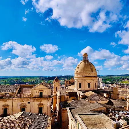 Della Gioventu - Il Castello * Noto